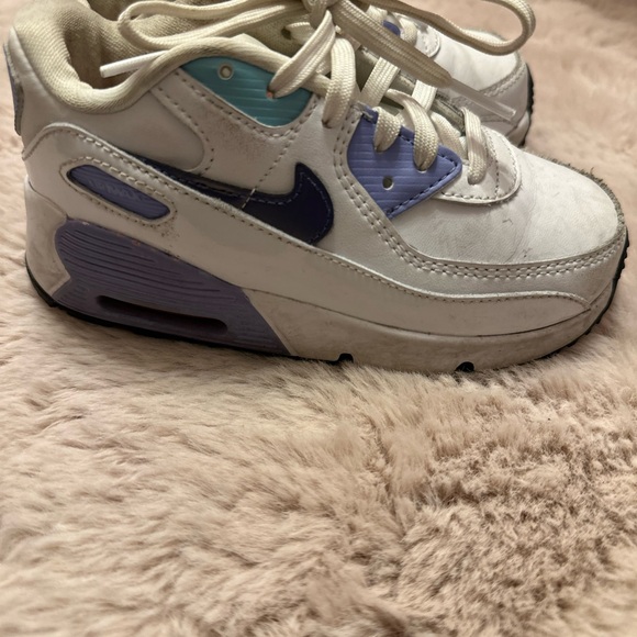 Size 10 toddler nike sneakers - Picture 2 of 4
